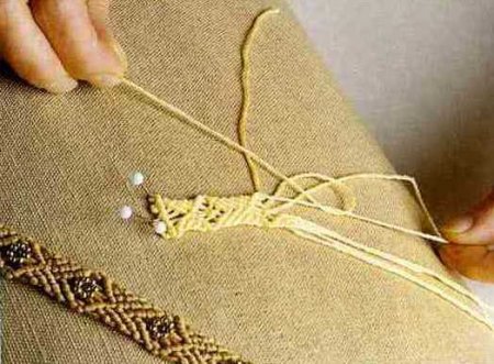 Пояс, украшенный бисером