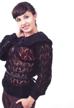 Черный пуловер