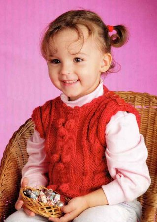 Безрукавка с рельефным узором