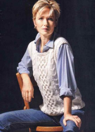 Белая безрукавка