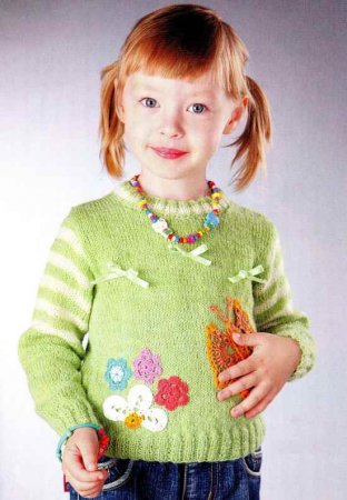 Пуловер с аппликацией