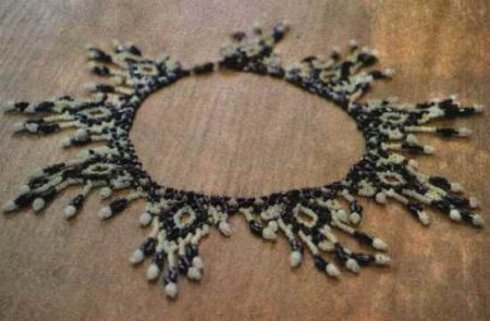 Колье из бисера