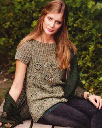 Ажурный пуловер с кокеткой и рукавами в резинку