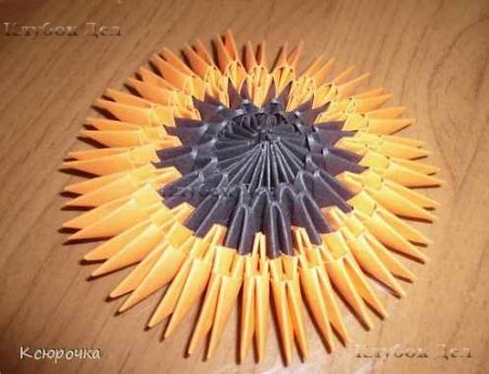 Модульное оригами "Подсолнухи в вазе"