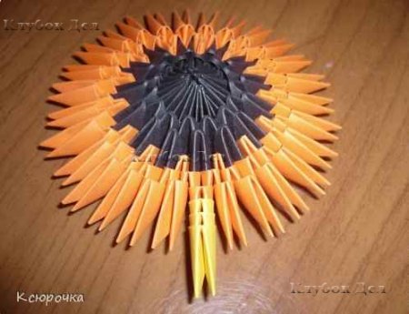 Модульное оригами "Подсолнухи в вазе"