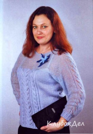 Голубой пуловер для солидных дам