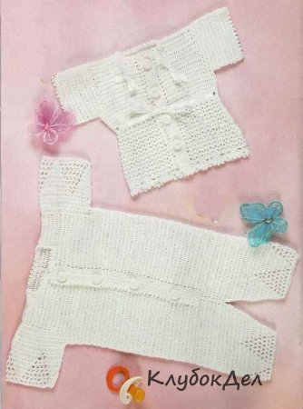 Белый комбинезон и белая распашонка