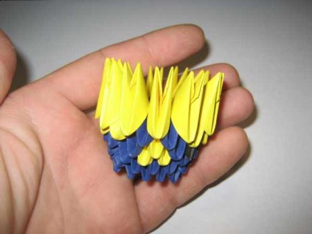«Миньон» из модулей оригами