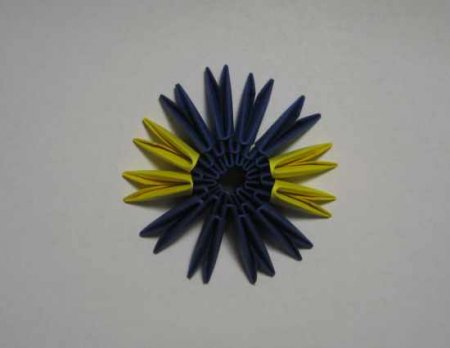 «Миньон» из модулей оригами