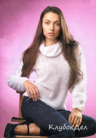 Белый пуловер с пайетками