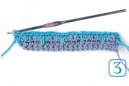 Мастер-класс «Двухцветным узор с вытянутыми петлями»