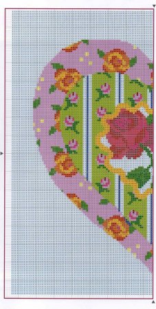 Вышитые крестом подушки с розами