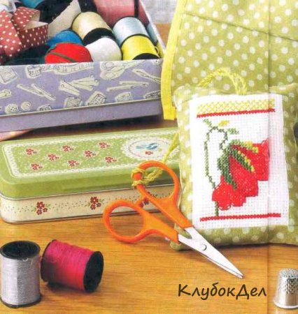 Игольница и чехол для швейной машины с вышивкой