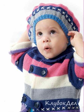 Пальто и берет в полоску