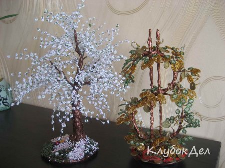 Деревья из бисера