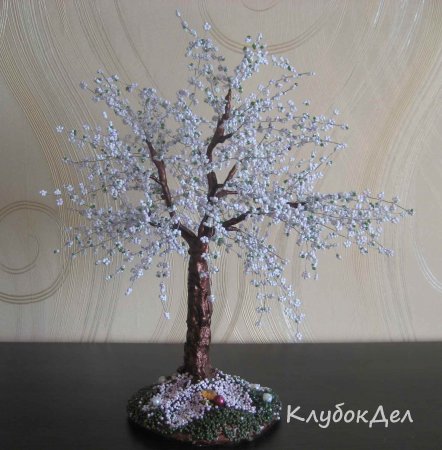 сакура из бисера