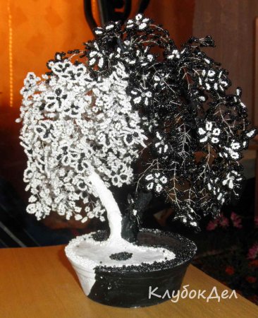 Дерево Инь-Янь из бисера