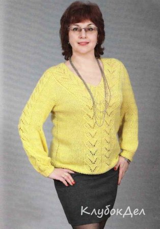 Желтый пуловер с V-образным вырезом