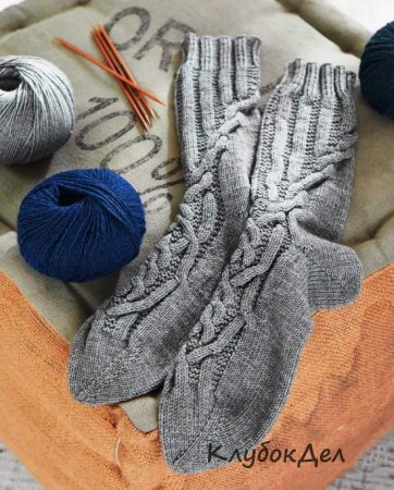 носки с узором из кос